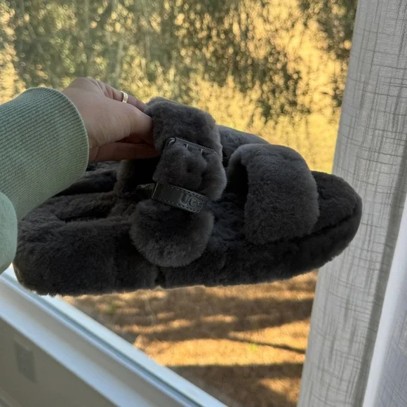 UGG Fuzz Yeah Sheepskin Double Strap Grey Slip On Slides Sandals Women’s 9 - Picture 4 of 7